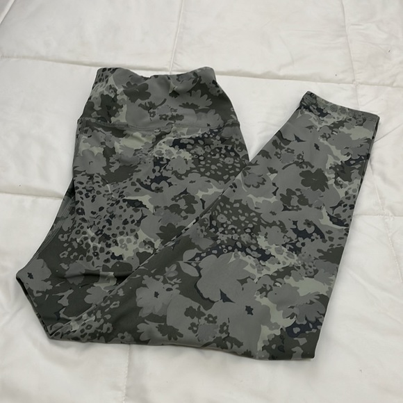 Maurices Leggings Camouflage Size X-LARGE - Picture 2 of 14
